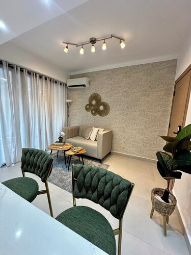 Modern 1 Bedroom Near Ave. Churchill