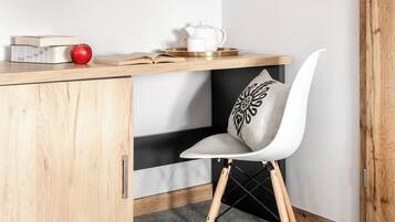 Kamar Quadruple Premium | Setrika/meja setrika dan Wi-Fi gratis