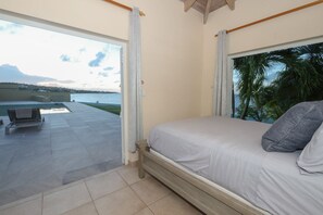 8 habitaciones, escritorio, tabla de planchar con plancha y wifi gratis 