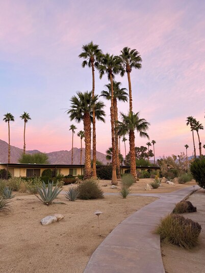 Retro Retreat w/ Hot Tub + Sunset Views
