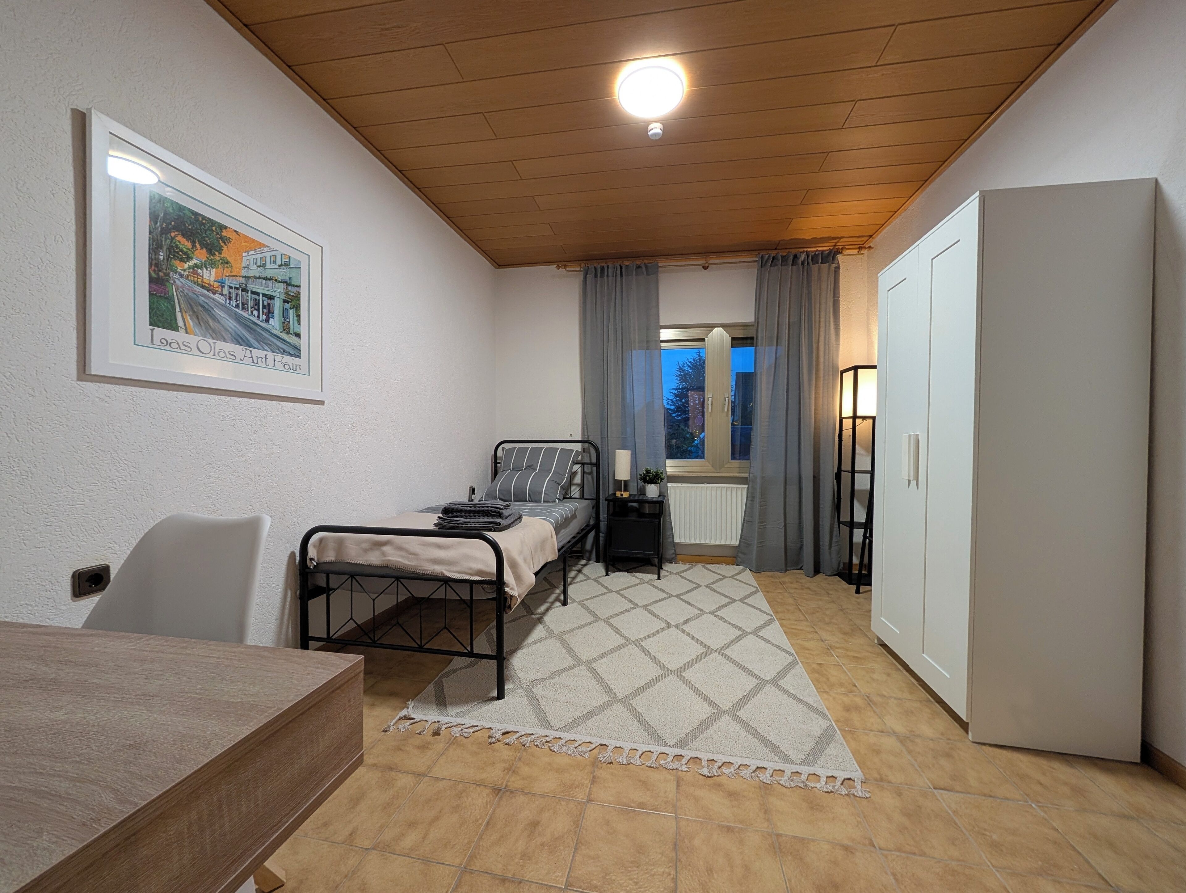 Schreibtisch, kostenloses WLAN, Bettwäsche