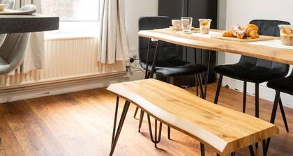 By the beach & 10 minutes from Swansea city centre