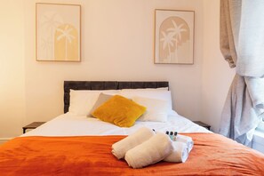 3 室のベッドルーム、アイロン / アイロン台、WiFi、ベッドシーツ