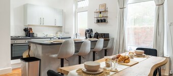 Full House By the beach, 10 minutes from Swansea City Centre