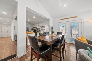 Dining - The 747 Oasis • Modern Comfort in New Braunfels (New Braunfels)