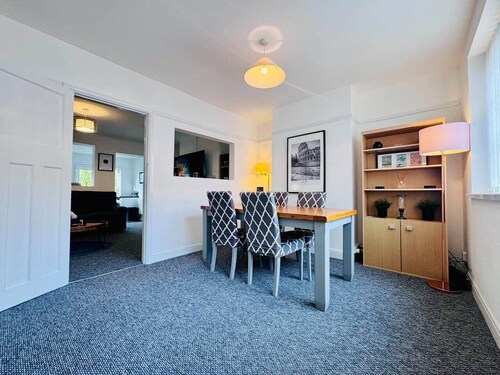 2 Beds, Entire Home, Spacious Bedrooms, Garden