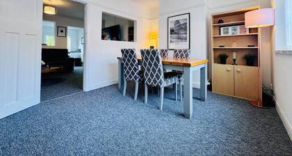 2 Beds, Entire Home, Spacious Bedrooms, Garden