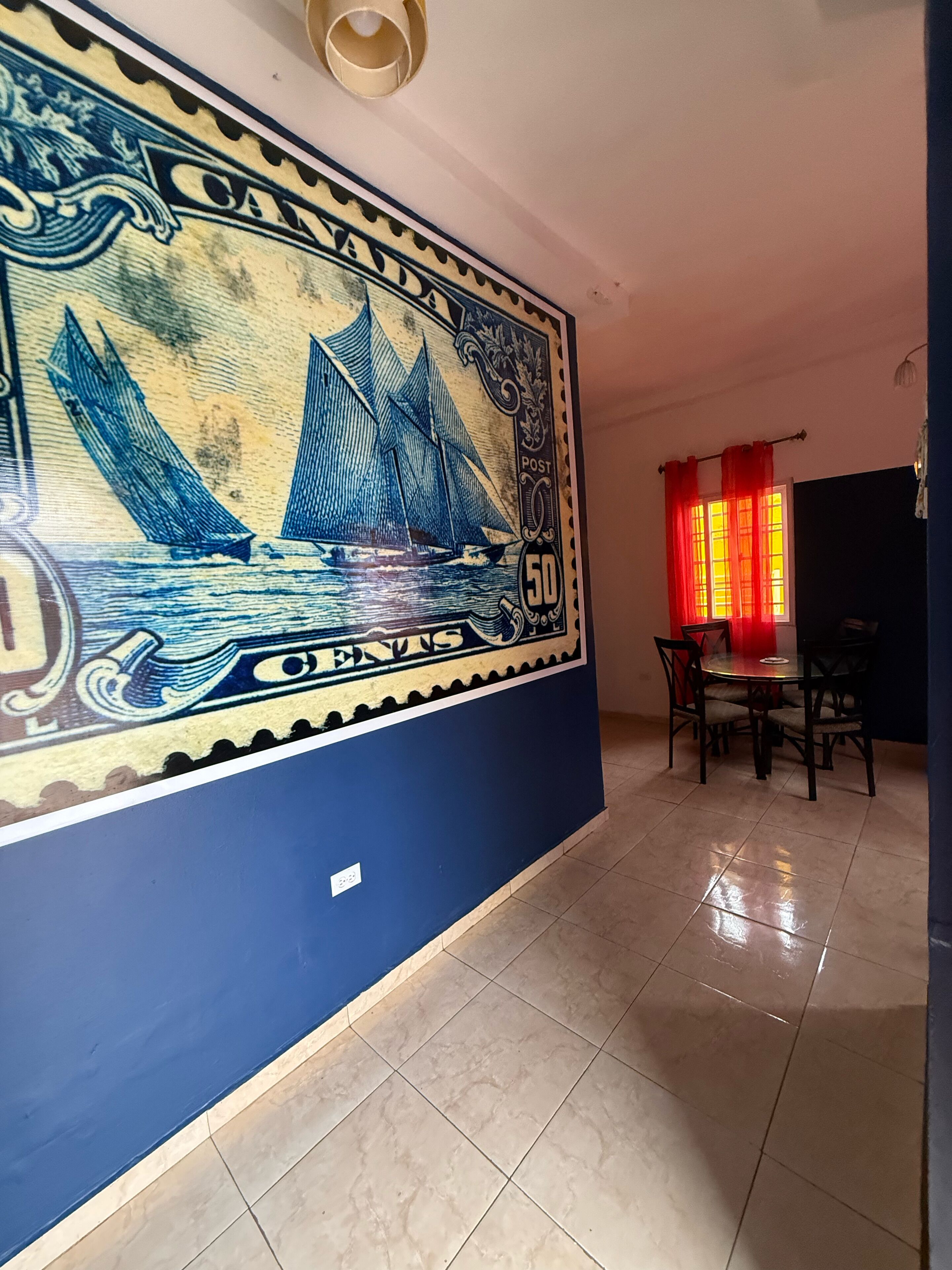 Suíte família, 3 quartos, varanda, ao lado da piscina | Opções para refeição no quarto