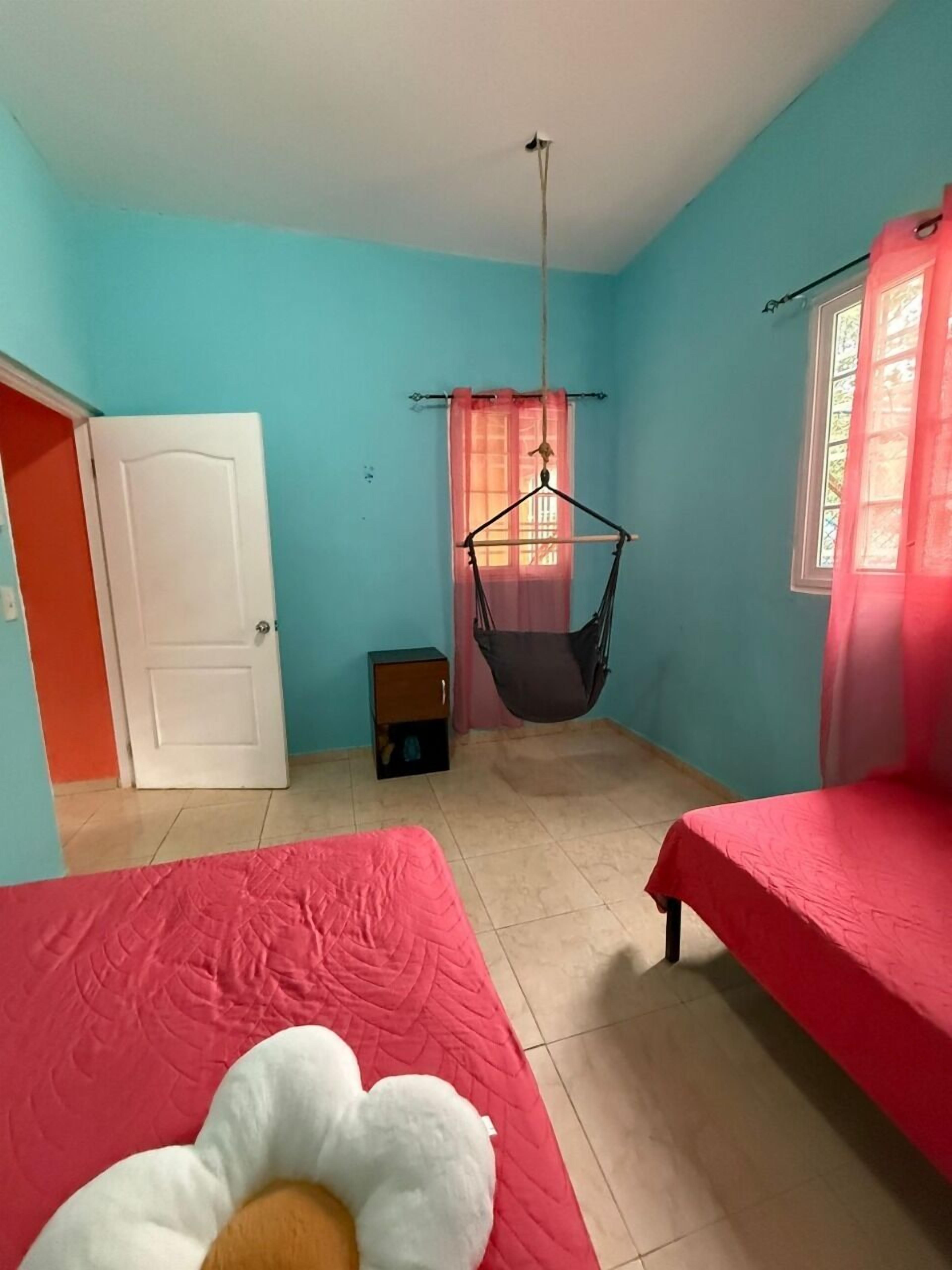 Fjölskylduíbúð - 2 svefnherbergi - verönd | Ókeypis þráðlaus nettenging