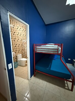 Suite familiar, 3 habitaciones, patio, junto a la alberca | Baño | Toallas