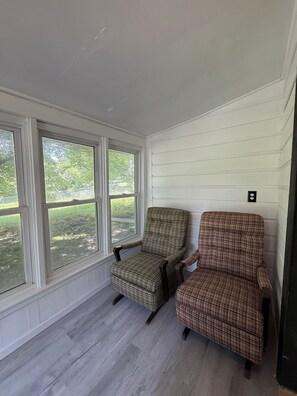 Interior - Cozy and Updated Farmhouse with King Suite (Anna)