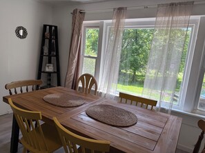 Dining - Cozy and Updated Farmhouse with King Suite (Anna)