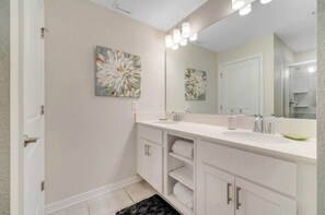 Shower, hair dryer, towels, soap - Storey Lake Resort Condo w Patio—5 miles to Disney (Kissimmee)