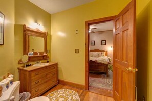 تجهيزات دش، مجففات شعر، مناشف، صابون