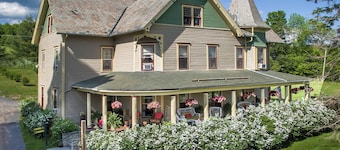 Historic Bed and Breakfast 1 queen bedroom in the Catskills Mtns Margaretville