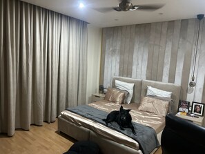 Iron/ironing board, WiFi, bed sheets - 3-bedroom villa in tranquil Bengaluru with AC and fitness room (Bengaluru)