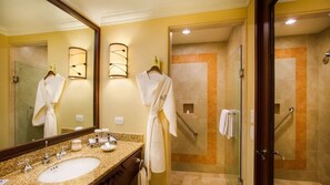 Hair dryer, towels, toilet paper - One of Los Cabos’ Finest All-Inclusive Resorts (Cabo San Lucas)