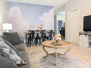 Unclassified image, 3 of 16, button - Alabama Daydreaming (Enterprise)