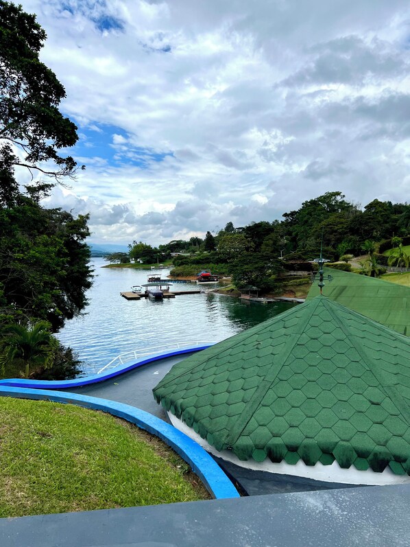 الإطلالة من المنشأة