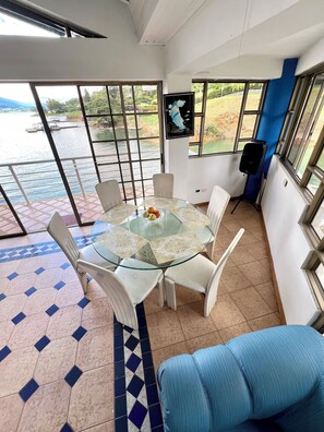 تناول الطعام