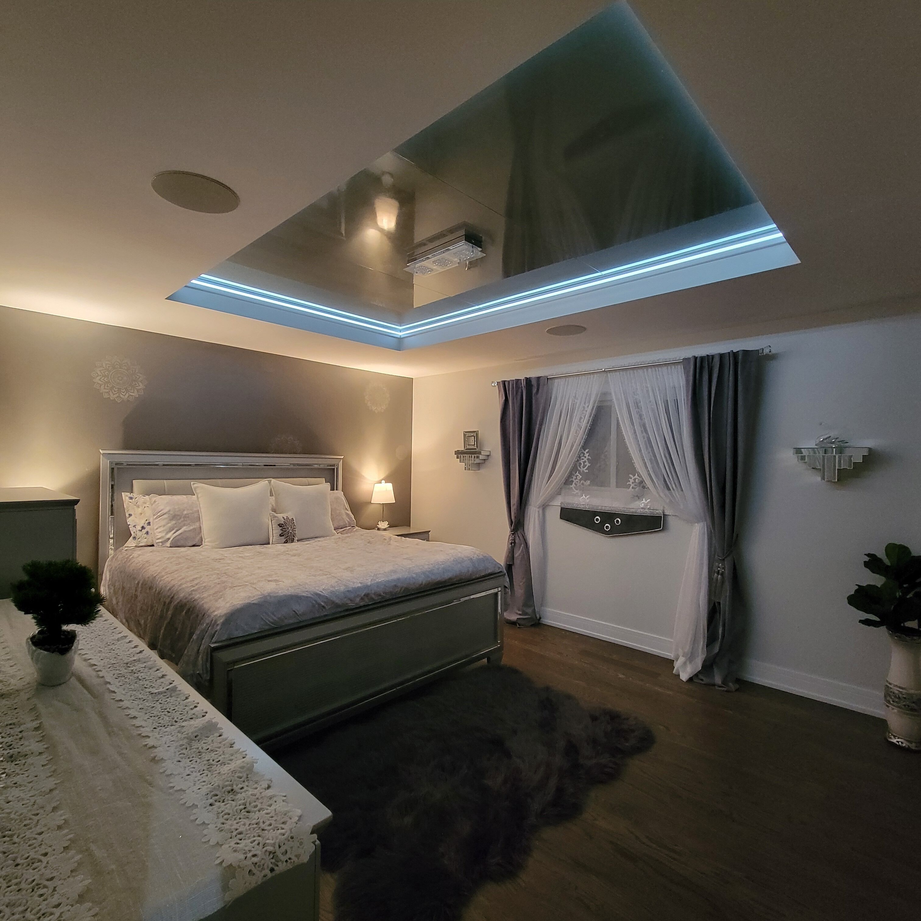 Fer et planche à repasser, lit parapluie, Wi-Fi gratuit, draps fournis