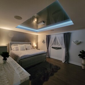 Een strijkplank/strijkijzer, reisbedje, gratis wifi, beddengoed