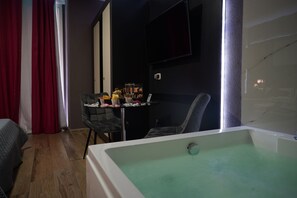 Luxury Double Room, Non Smoking, Private Bathroom | Free WiFi - HOTEL ANGIOINO & SPA (Naples)