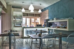 Free daily buffet breakfast - HOTEL ANGIOINO & SPA (Naples)