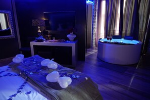 Junior Double Room, Balcony, City View | Free WiFi - HOTEL ANGIOINO & SPA (Naples)