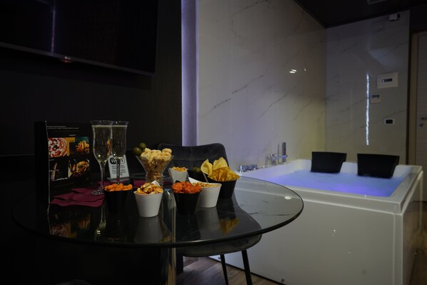 Luxury Double Room, Non Smoking, Private Bathroom | Free WiFi