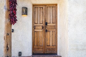 Exterior detail - Steps to the Plaza and Georgia O'Keeffe Museum (Santa Fe)