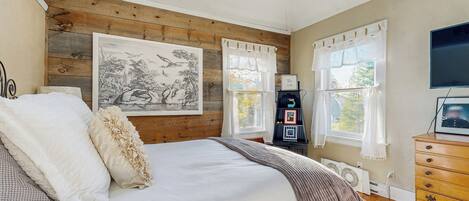 4 slaapkamers, een strijkplank/strijkijzer, internet, beddengoed