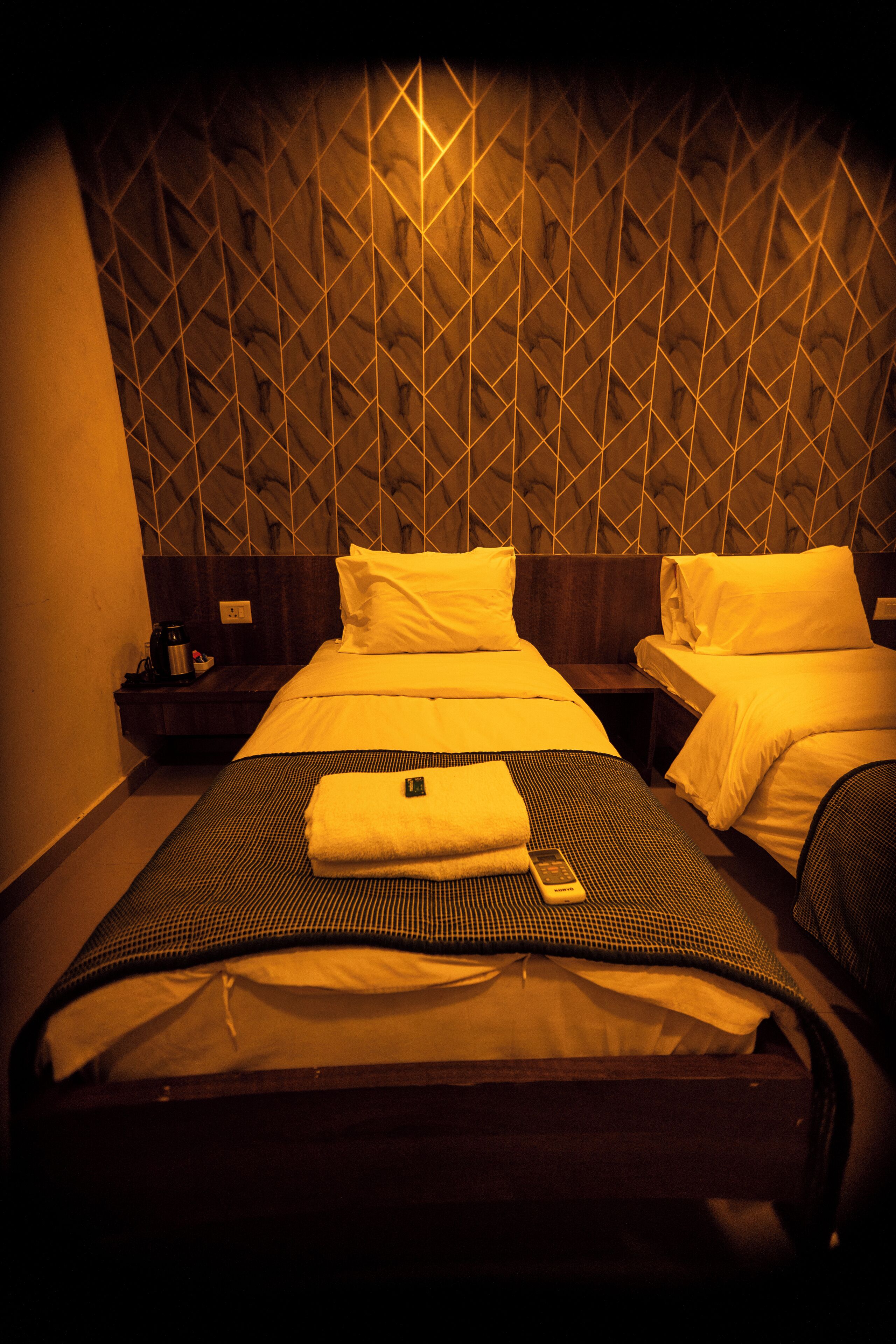 Basic Single Room, Housekeeping | In-room safe, soundproofing, iron/ironing board, free WiFi