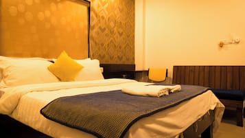 Deluxe Room | In-room safe, soundproofing, iron/ironing board, free WiFi