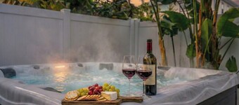 Jacksonville Beach Luxury Stay: Pool, Cinema & GameRoom