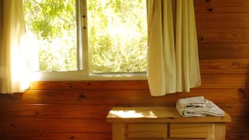 FerienhĂŒtte, Balkon, Gartenblick | Wohnbereich