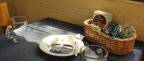 Cabin, Balcony, Garden View | Living area