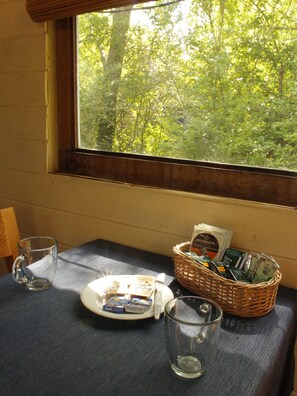 Cabin, Balcony, Garden View | Living area - Cabañas Juan Pueblo (Partido de Tigre)