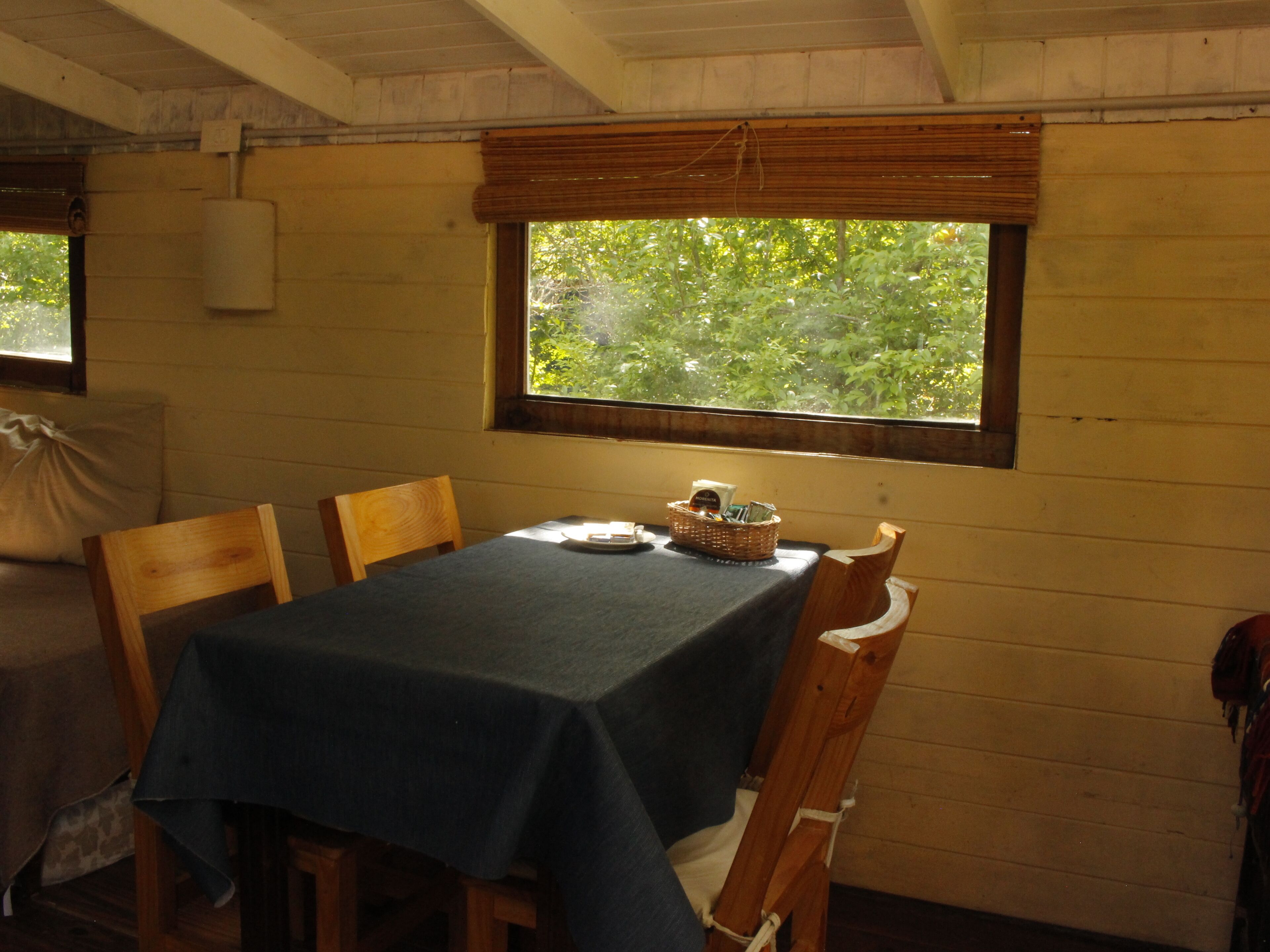 เคบิน, ระเบียง, วิวสวน | บริเวณนั่งเล่น