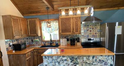 Rustic Cabin Retreat Near the Nueces River