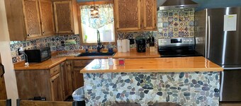 Rustic Cabin Retreat Near the Nueces River
