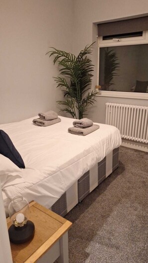 2 bedrooms, WiFi, bed sheets - Southport Stay: Modern 2 bedroom apartment. 5 mins to the beach (Southport)