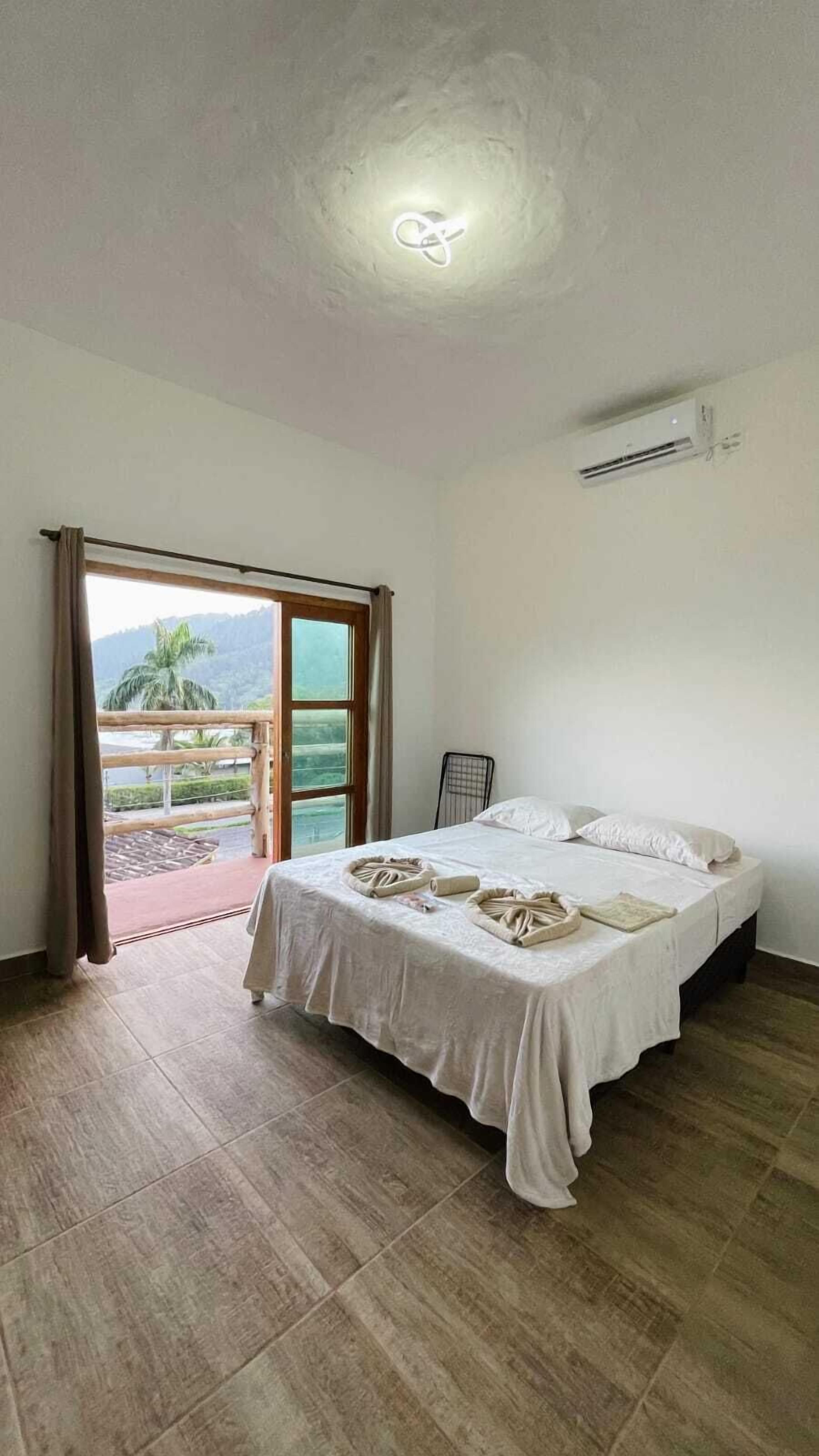 Truy cập Internet không dây miễn phí, bộ trải giường 