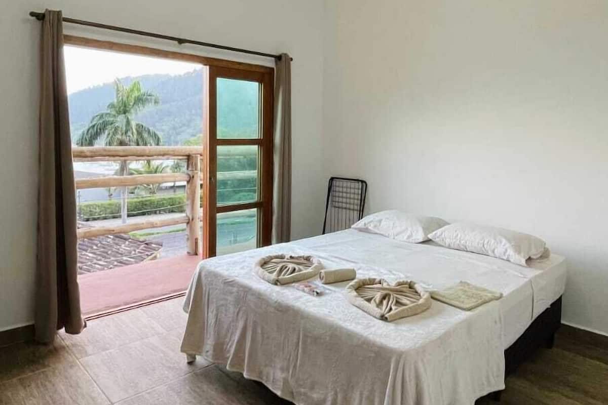 Wifi gratis y ropa de cama