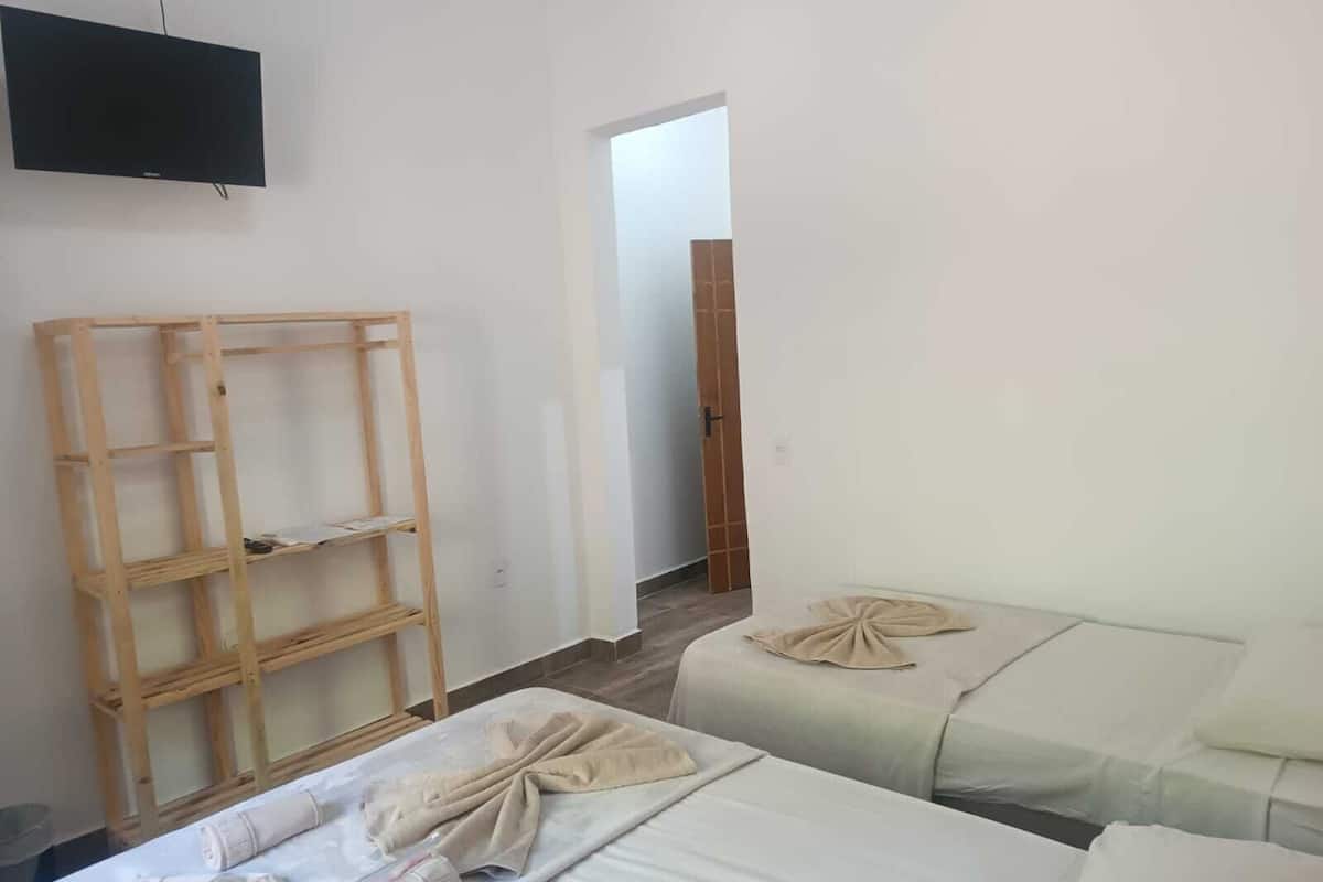 Habitación Confort | Wifi gratis y ropa de cama