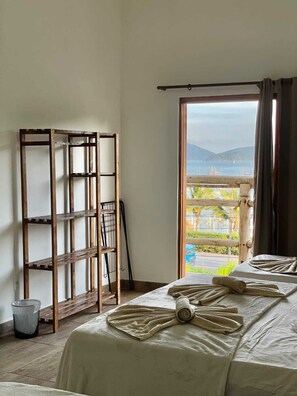 Presidential Room, 1 Bedroom, Non Smoking, Sea View | Free WiFi, bed sheets - Pousada Canto da Ribeira (Ubatuba)