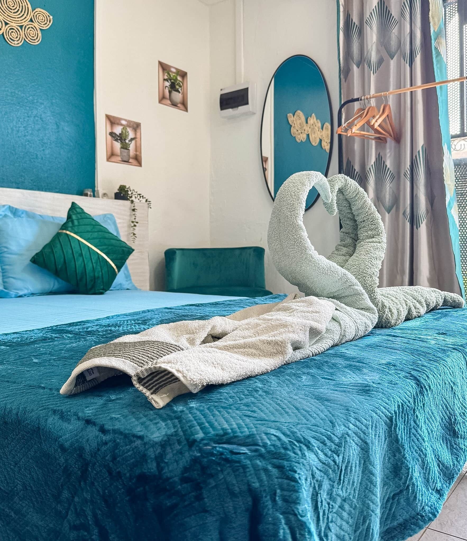 1 chambre, fer et planche à repasser, Wi-Fi gratuit, draps fournis