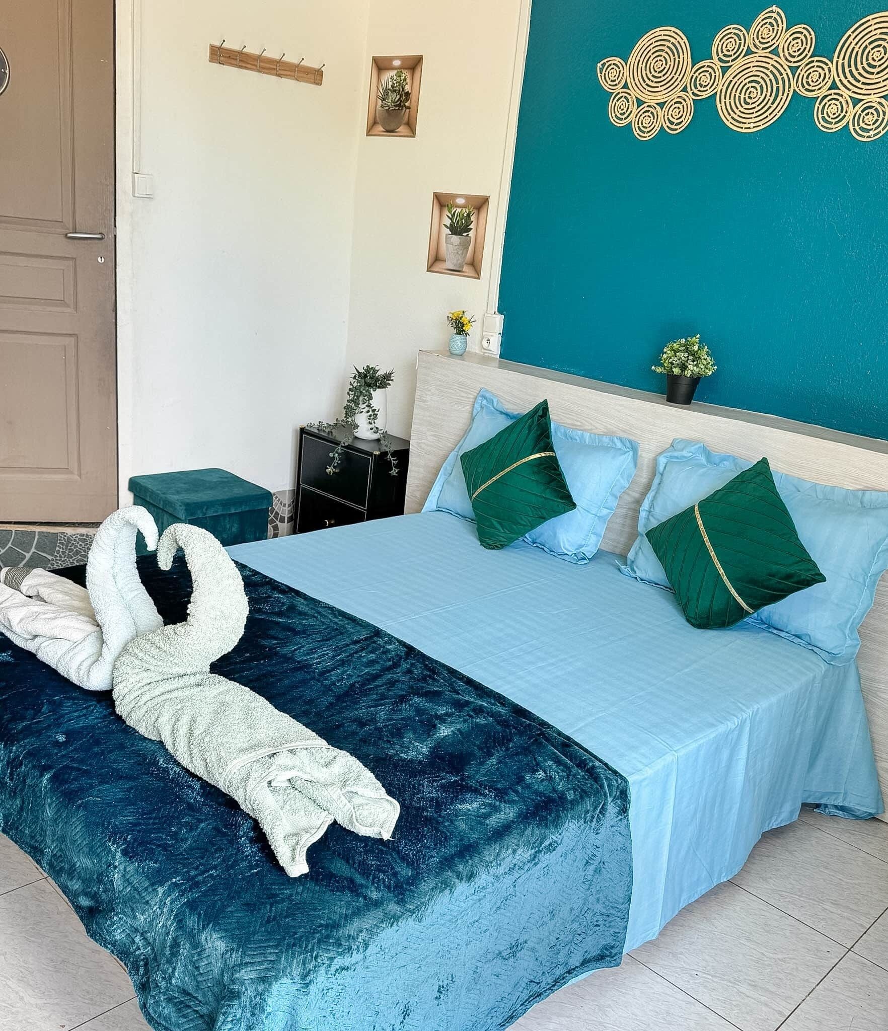 1 chambre, fer et planche à repasser, Wi-Fi gratuit, draps fournis