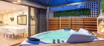 "MALIBU" House - BEACH & HOT SPRINGS - 16 guests