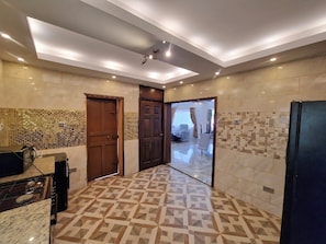Interior - Luxury 3-bedroom, 3-bath furnished, WIFI, AC, 24/7 security, backup generator (Freetown)